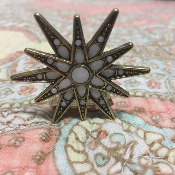 Free Clothes!! Hair Accessory - Picture 4 of 6